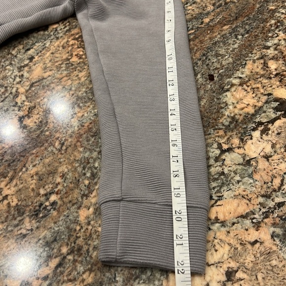 Peloton Gray Ribbed Hoodie Sweatshirt Kangaroo Pocket Long Sleeve Pullover SZ M - Picture 12 of 12